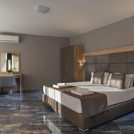 Arizona Del Mar Апартхотел 4*